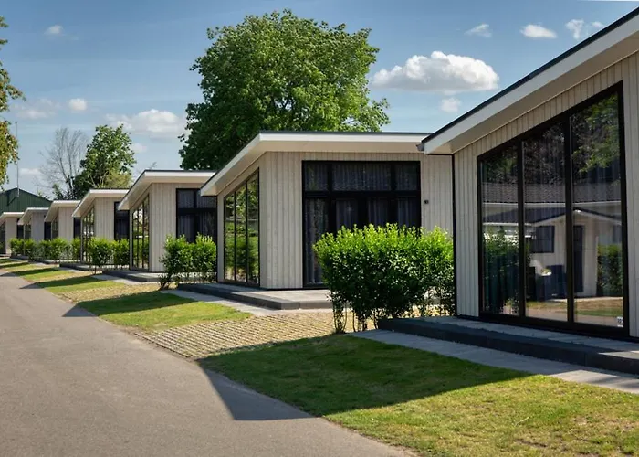 Recreatiepark Jachthaven De Veerstal Lathum - Luxe Chalet